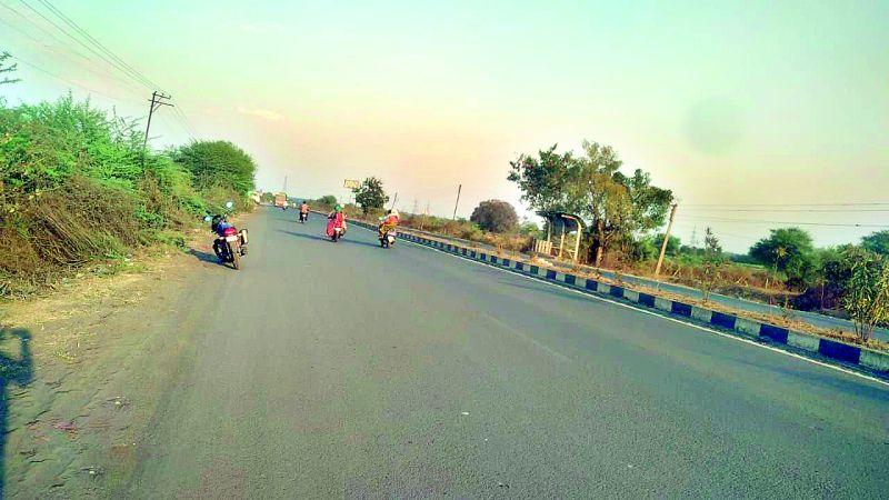 Roads empty in Nagpur during the day, crowded in the evening | नागपुरात दिवसा रस्ते ओस, सायंकाळी गर्दी