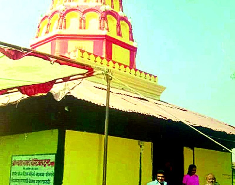Kartik Swami's temple in Murtijapur opens once a year | वर्षभरातून एकदाच उघडते मूर्तिजापुरातील कार्तिक स्वामींचे मंदिर