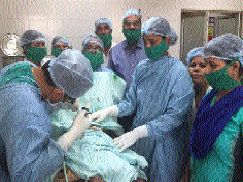 66 family welfare surgery in six hours | सहा तासांत ६६ कुटूंब कल्याण शस्त्रक्रिया