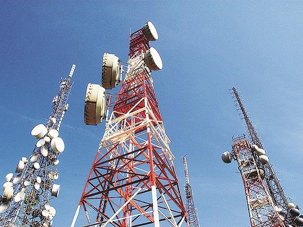 Thousands of mobile 'not rechable' due to outstanding BSNL | थकबाकीदार बीएसएनएलमुळे हजारो मोबाईल ‘नॉट रिचेबल’