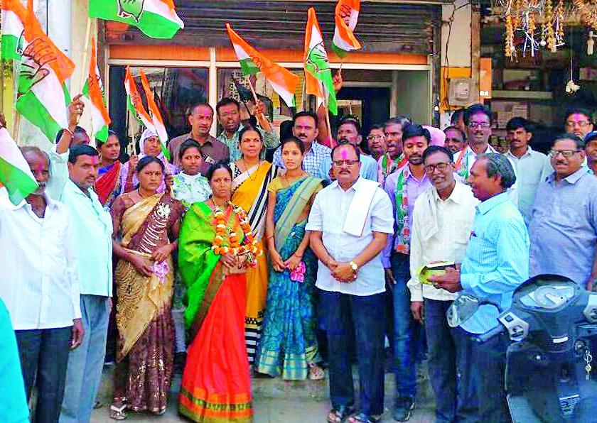 Composite Yash in Congress, BJP in Gram Panchayat Election | ग्रामपंचायत निवडणुकीत काँग्रेस, भाजपला संमिश्र यश