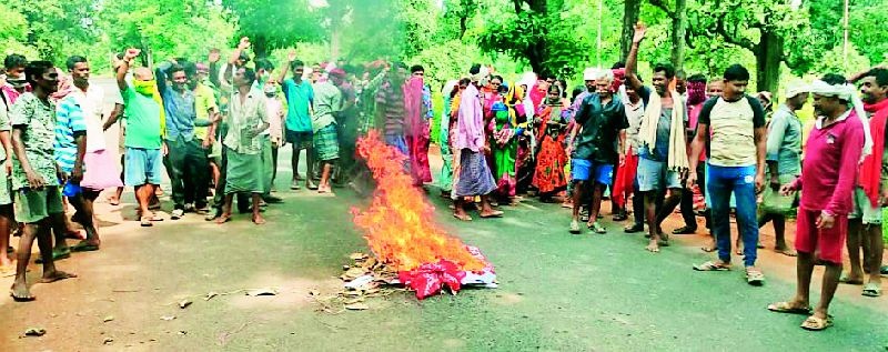 Villagers' slogan 'Run away Naxals, save tribals' | ग्रामस्थांचा ‘नक्षल भगाओ, आदिवासी बचाओ’चा नारा