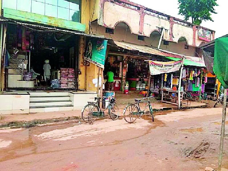 After 14 years, the market for Korachi continues in Naxal Week | १४ वर्षांनंतर नक्षल सप्ताहात कोरचीची बाजारपेठ सुरू