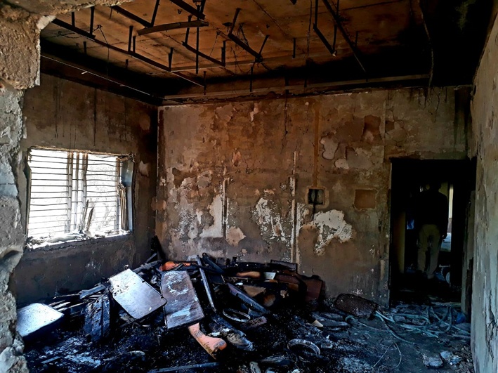 Worth nine lakh's furniture burned in the fire | आगीत नऊ लाखांचे फर्निचर खाक