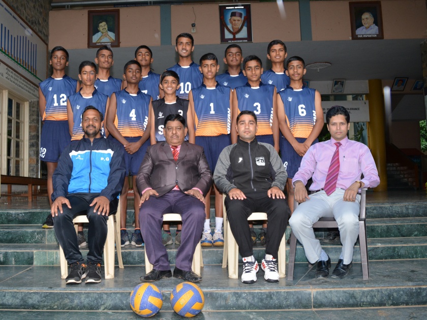 Sharad Pawar International School's volleyball team at state level | शरद पवार इंटरनॅशनल स्कूलचे व्हॉलीबॉल संघ राज्यपातळीवर