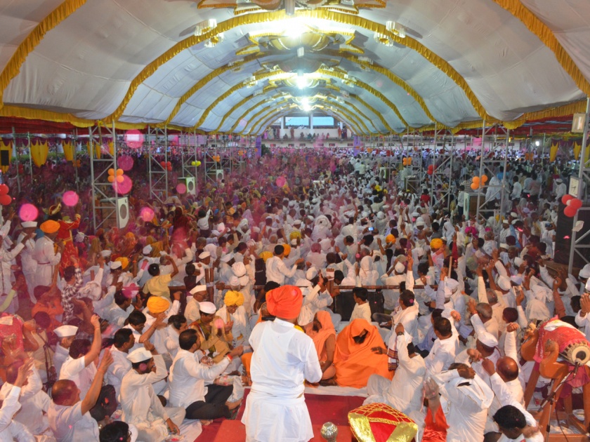 Parbhani: Celebrating Nrishinha Janmotsav in the presence of thousands | परभणी : हजारोंच्या उपस्थितीत नृसिंह जन्मोत्सव साजरा