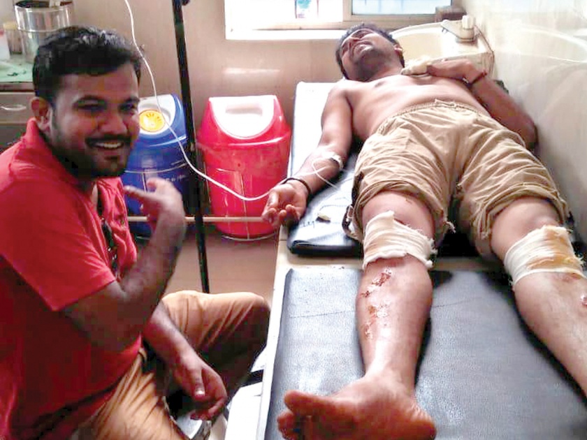 Sindhudurg: Travelers escaped with life-threatening sailors, incidents near Rock Garden | सिंधुदुर्ग :  जीवघेण्या सेल्फीतून पर्यटक बचावले, रॉक गार्डनजवळील घटना