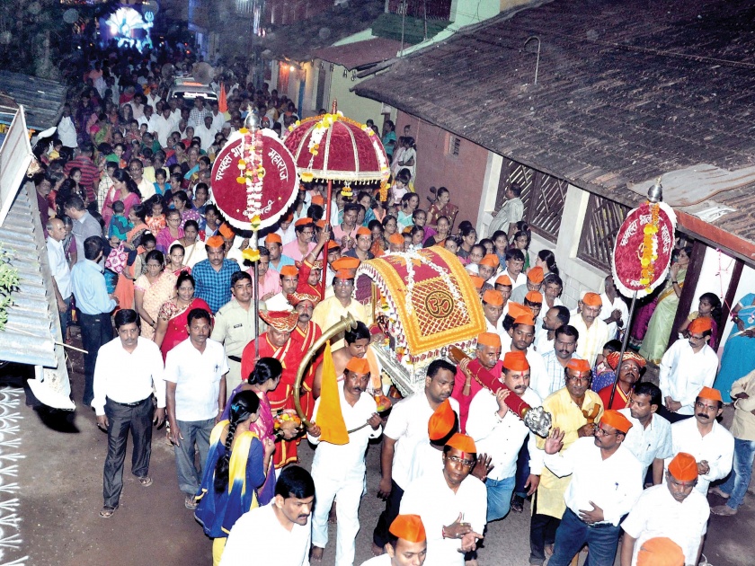 Bhalchandra Naama's alarm; Pankhi procession from Kankanagari, Dumkumali, Kankavli city and devotees visit | भालचंद्र नामाचा गजर; कनकनगरी दुमदुमली, कणकवली शहरातून पालखी मिरवणूक, भाविकांची मांदियाळी