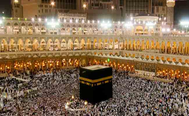  Haj pilgrims to do trilogy 'Salam' | हज यात्रेकरू तिरंग्याला करणार ‘सलाम’
