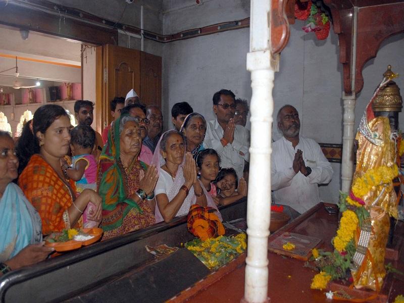  The crowd of devotees at small Pandharpur | छोट्या पंढरपुरात योगिणी एकादशीनिमित्त भाविकांची गर्दी