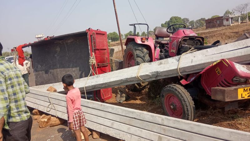 One killed in tractor accident in Bhandara district | भंडारा जिल्ह्यात ट्रॅक्टर उलटून एक ठार