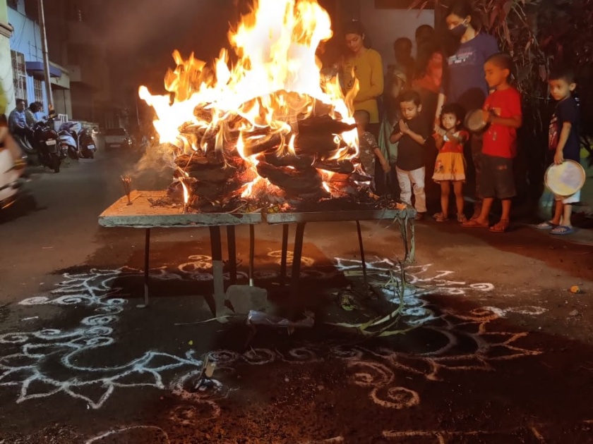 Eco-friendly Holi celebrations in Kolhapur | कोल्हापुरात पर्यावरणपुरक होळी साजरी
