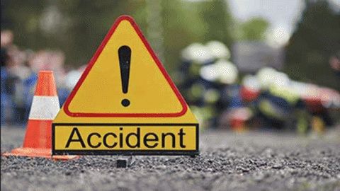 One killed in container-bus accident near Sinnar | सिन्नरजवळ कंटेनर-बस अपघातात एक ठार