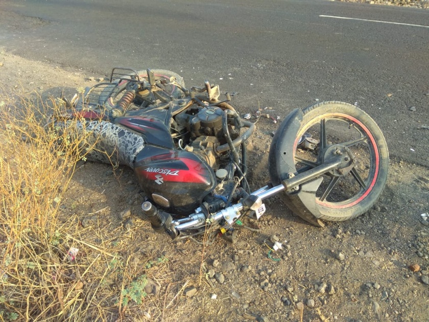 one killed in an accident on the national highway | राष्ट्रीय महामार्गावर भरधाव कारच्या धडकेत दुचाकीस्वार ठार