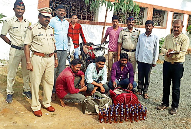 2.7 lakhs of liquor was caught | २.७९ लाख रूपयांची दारू पकडली
