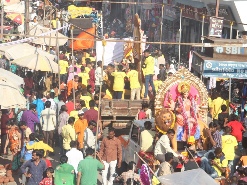 Navratri festival celebrates across the district | नवरात्र उत्सवाची जिल्हाभर धूम