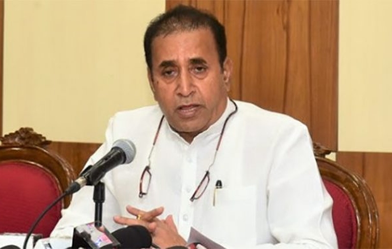 Coronavirus: Mahabaleshwar tourist Kapil Andhiraj Wadhwan 'in CBI custody', home minister anil deshmukh says MMG | Coronavirus: महाबळेश्वर पर्यटन करणारे कपिल अन् धीरज वाधवान 'सीबीआयच्या कस्टडीत'