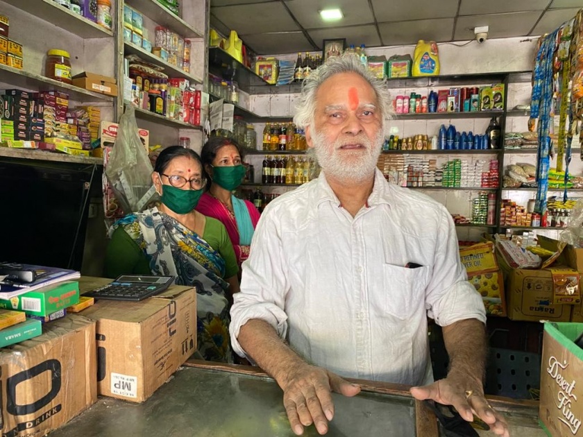 CoronaVirus Free Grocery for the poor; Gupta family open his shop hrb | CoronaVirus गोर गरीबांसाठी मोफत धान्य; किराना दुकानदाराचे समाजभान