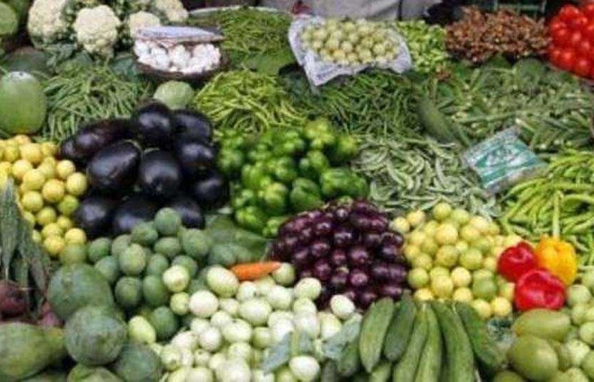 Vegetable prices skyrocket in Thane; Lick the customer's pocket, the carrier is expensive | ठाण्यात भाज्यांचे दर प्रचंड कडाडले; ग्राहकांच्या खिशाला चाट, हमाली महागली