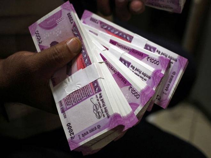 How do India's ultra rich spend their money? Kotak Wealth Management report of Interesting Answers | भारतातील श्रीमंत कसा खर्च करतात पैसा ? सर्व्हेतून मिळाली इंटरेस्टिंग उत्तरं