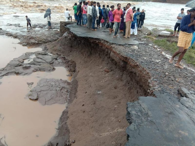 Melghat watery; 27 villages lost contact | मेळघाट जलमय; २७ गावांचा संपर्क तुटला