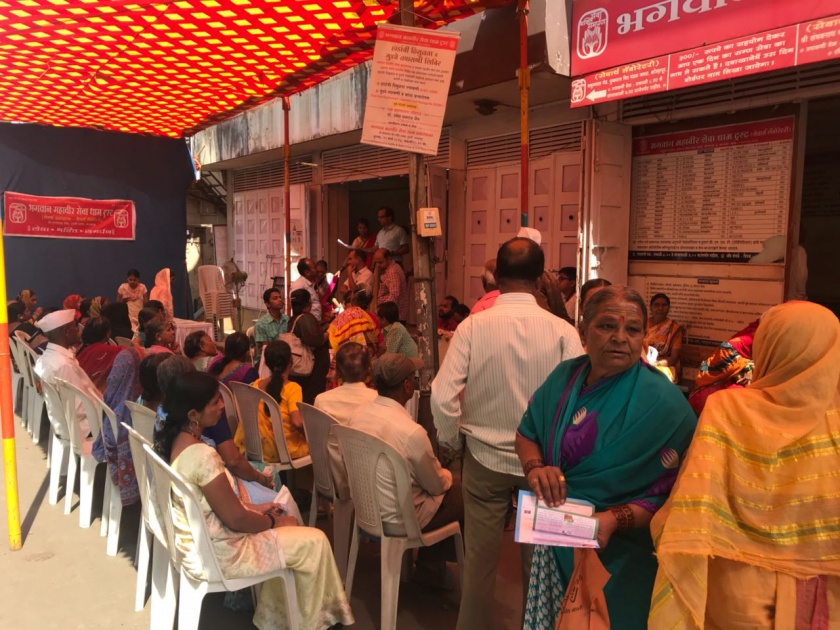 Kolhapur: Inspecting 117 patients in knit inspection camp, Lord Mahaveer Seva Dham Trust initiative | कोल्हापूर : गुडघे तपासणी शिबिरात ११७ रुग्णांची तपासणी, भगवान महावीर सेवा धाम ट्रस्टचा उपक्रम