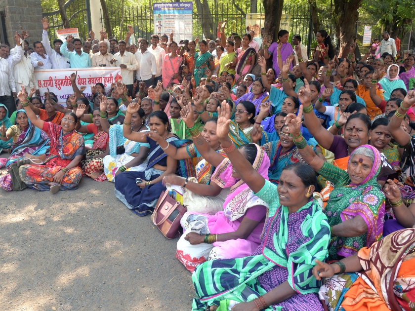 Kolhapur: Demolition Movement of homeless families in Huprii: Government land residents should be provided for use | कोल्हापूर : हुपरीतील बेघर कुटुंबांचे धरणे आंदोलन: सरकारी जमीन रहिवासी वापरासाठी द्यावी