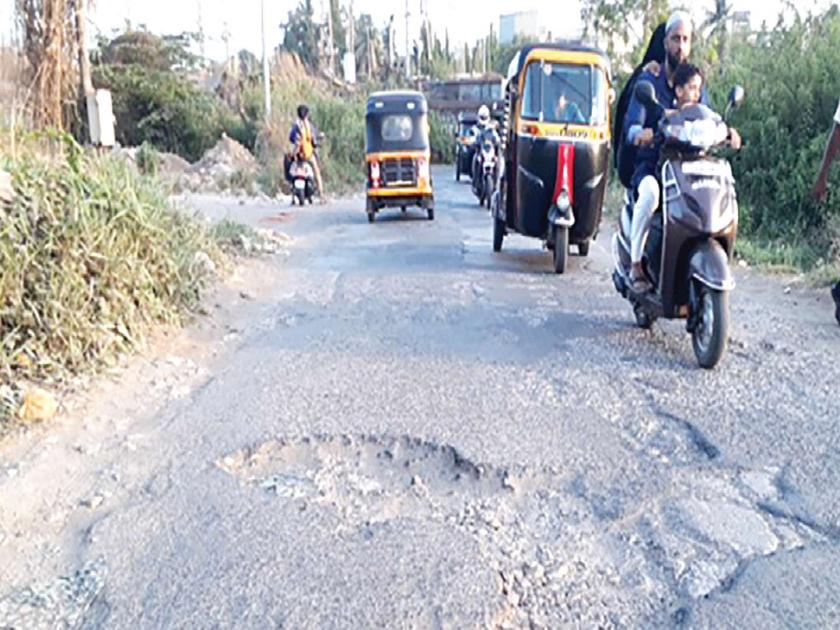 Roads in Panvel-Shoulder Colony | पनवेल-खांदा वसाहतीमधील रस्त्यांची झाली दुरवस्था