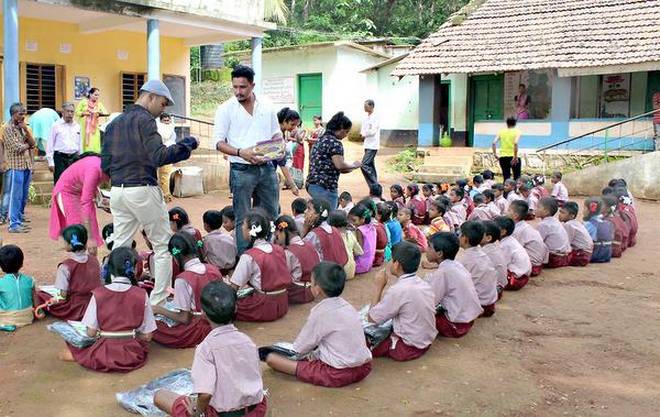 Marathi teacher will get from State Teacher's Award | मराठी शिक्षक राज्य शिक्षक पुरस्कारातून होणार बाद