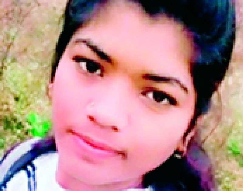 A young woman riding a two-wheeler in a Sakhali was killed | साखळीत दुचाकीस्वार तरुणी ठार