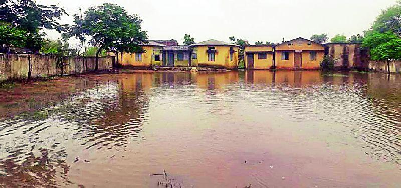 Presence of strong rains all over the district | जिल्ह्यात सर्वदूर दमदार पावसाची हजेरी