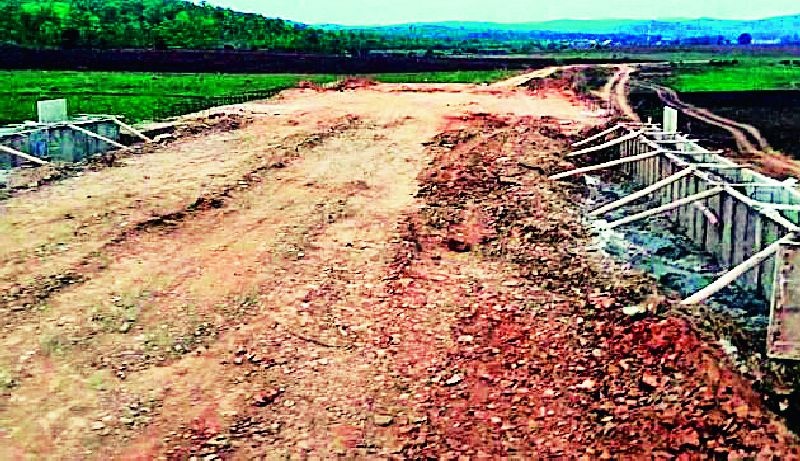 The problem of bad roads in Deolamari area will be removed | देवलमरी भागातील खराब रस्त्यांची अडचण दूर होणार