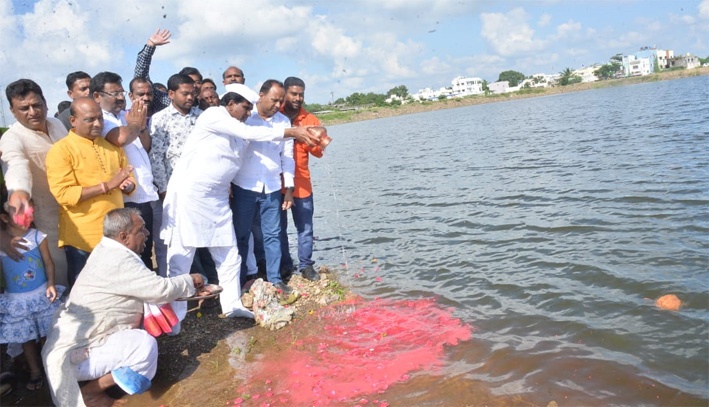 Five crore for beautification of Lake Mukteshwar | मुक्तेश्वर तलावाच्या सुशोभिकरणासाठी पाच कोटी