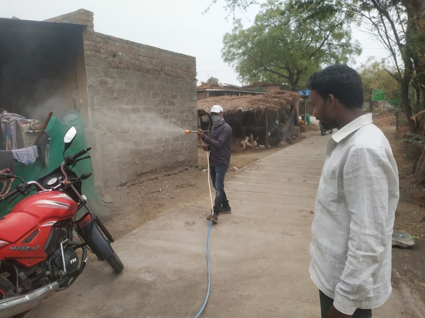  Spraying disinfectants in the Kawadadra area | कवडदरा परिसरात जंतूनाशक फवारणी