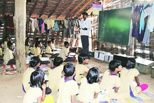 Teaching in 139 ashram schools from tomorrow | १३९ आश्रम शाळांमध्ये उद्यापासून अध्यापन