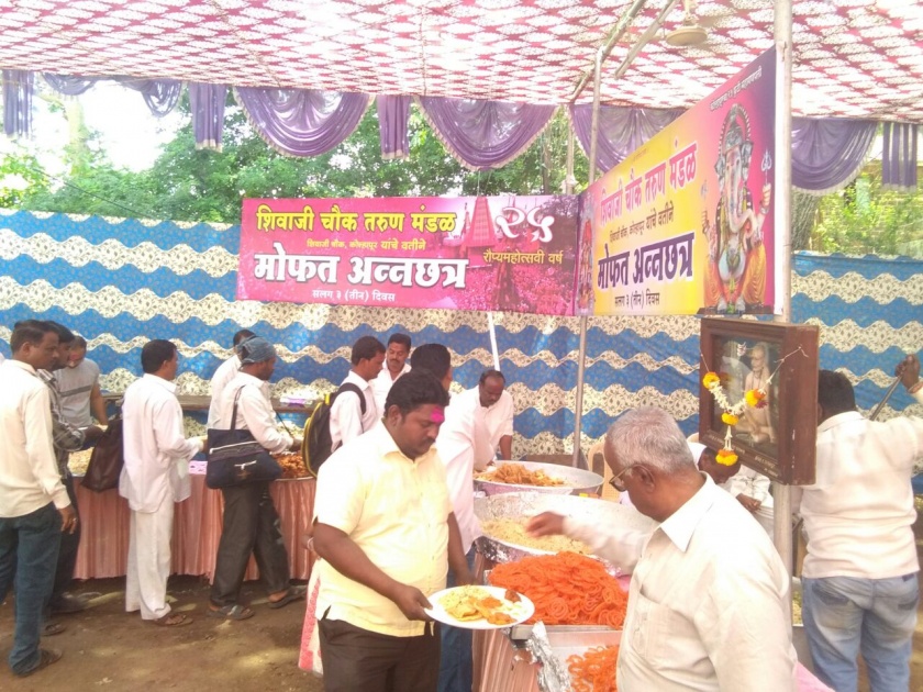 Kolhapur: Thousands of devotees took advantage of the food festival on the Jhotiba Yatra, on the first day | कोल्हापूर : श्री जोतिबा यात्रेनिमित्त अन्नछत्र, पहिल्या दिवशी हजारो भाविकांनी घेतला लाभ