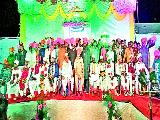 Silk bins matched at community weddings | सामुदायिक विवाह सोहळ्यात जुळल्या रेशीमगाठी