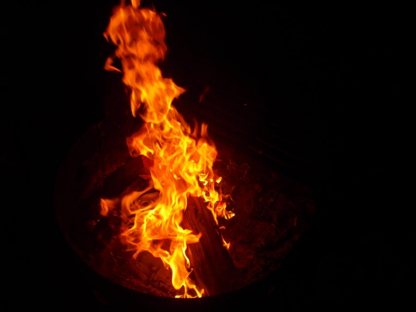 A child dies of a chemical drum fire | केमिकल ड्रमच्या आगीत भाजलेल्या मुलीचा मृत्यूं