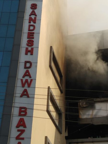 Fire in Nagpur drug market; Loss of millions | नागपुरातील दवा बाजाराला आग; कोट्यवधींचे नुकसान