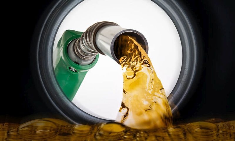 Petrol more expensive than jet fuel; How can you afford to drive? | विमानाच्या इंधनापेक्षाही पेट्रोल महाग; वाहन चालविणे कसे परवडणार?