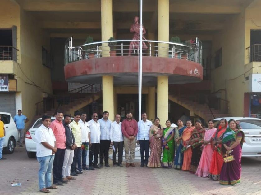 Farewell to Dindori Nagar Panchayat members | दिंडोरी नगर पंचायत सदस्यांना समारंभपूर्वक निरोप