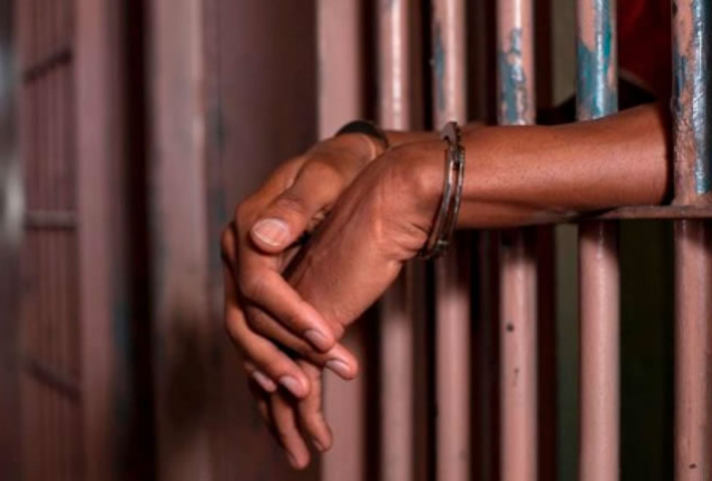  Two-day police custody for absconding accused | गर्भपात प्रकरणी फरार संशयिताला दोन दिवसांची पोलीस कोठडी