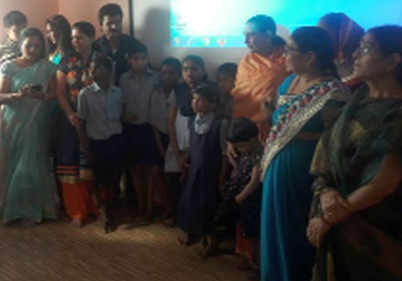 Mother gave digital school to Divyang School | आईने दिव्यांग शाळेला दिला डिजीटल वर्ग