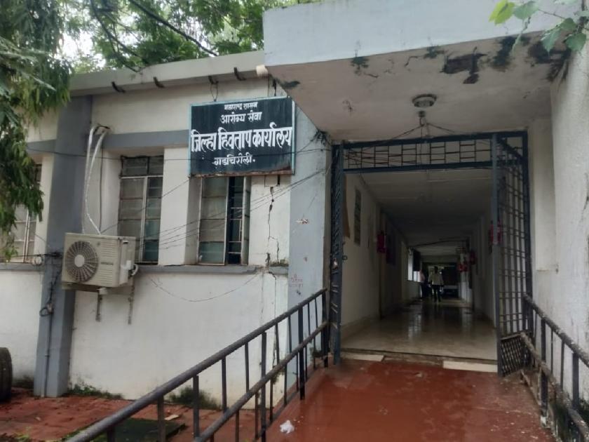Microscope stolen Case: Finally Pawar, of Bhandarpal Hivatap office suspended | मायक्रोस्कोप चाेरी प्रकरण : अखेर हिवताप कार्यालयाचे भांडारपाल पवार निलंबित