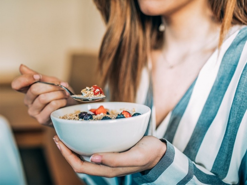 best foods to eat morning as breakfast for women | दिवसभर फ्रेश राहण्यासाठी सकाळच्या नाश्त्यात करा या 5 गोष्टींचा समावेश, मग बघा कमाल...