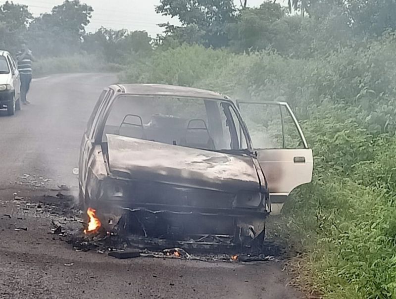 A car caught fire in Darva taluka of Yavatmal district | यवतमाळ जिल्ह्यातील दारव्हा तालुक्यात धावती कार पेटली