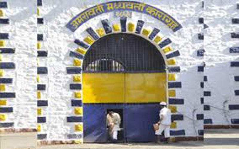 Shocking! Shirla Corona in the egg barracks of Amravati Central Jail | धक्कादायक! अमरावती मध्यवर्ती कारागृहाच्या अंडा बराकीत शिरला कोरोना