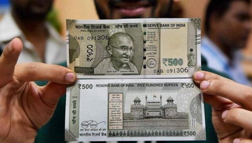 37,000 counterfeit notes seized from Andheri | अंधेरीतून ३७ हजारांच्या  बनावट नोटा हस्तगत