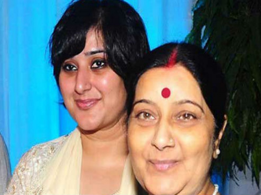 delhi assembly elections bjp may field sushma swarajs daughter against kejriwal | दिल्ली विधानसभा : भाजपकडून सुषमा स्वराज यांच्या कन्या देणार केजरीवालांना टक्कर ?