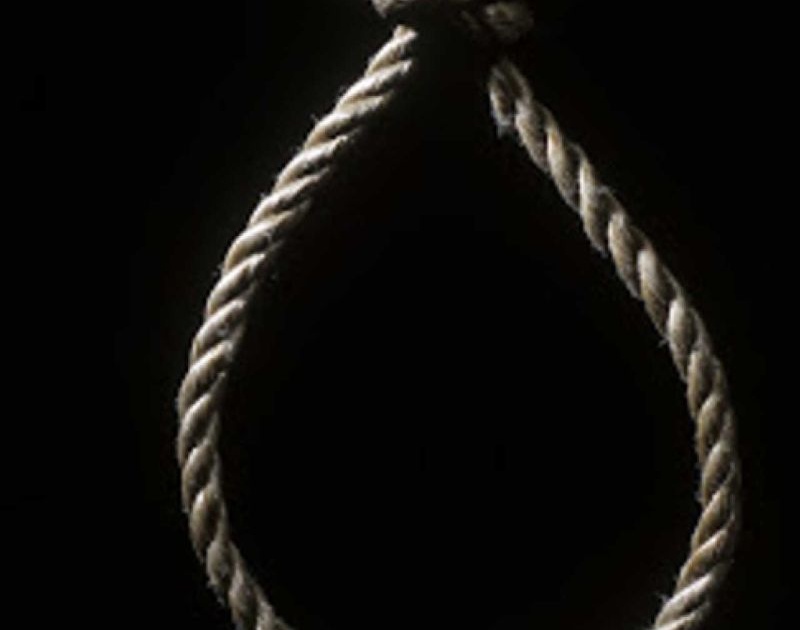 Suicide by hanging of a youth in Gondkhed Shivara | गोंडखेल शिवारात तरूणाची गळफास घेऊन आत्महत्या